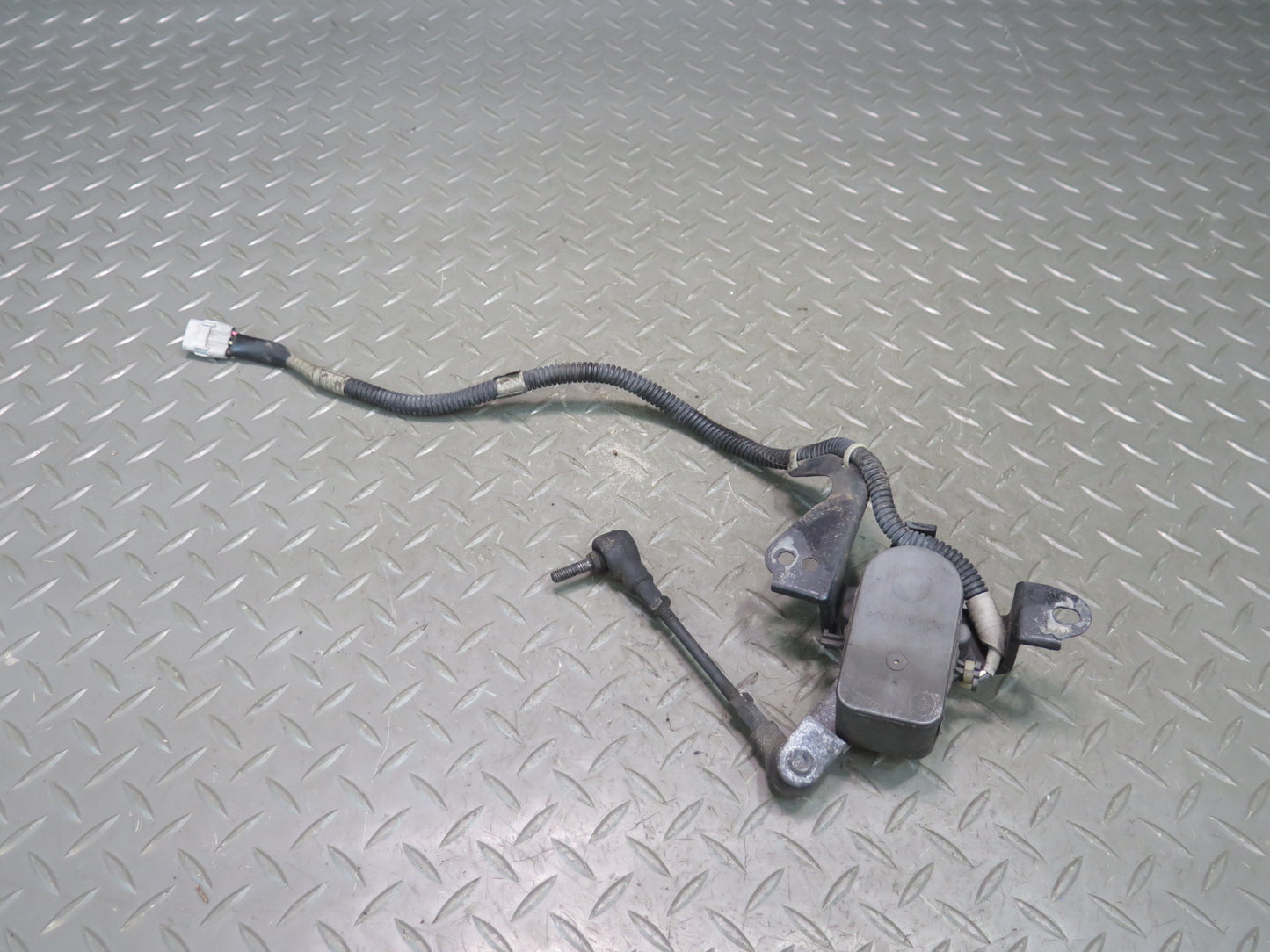 98-00 Lexus UCF20L LS400 Front Right Suspension Height Sensor Module OEM
