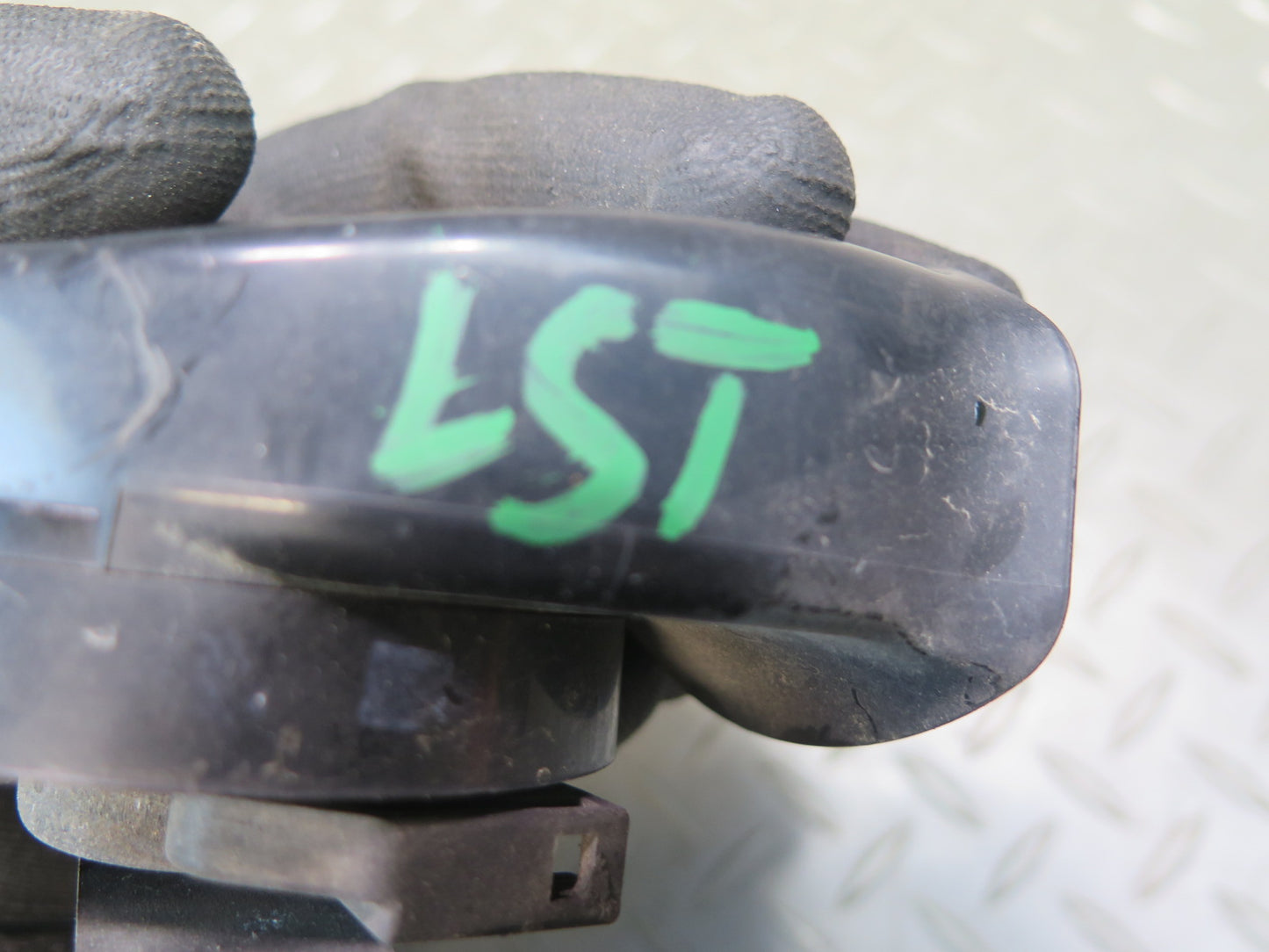 98-00 Lexus UCF20L LS400 Set of 2 High & Low Tone Note Pitch Horn Signal OEM