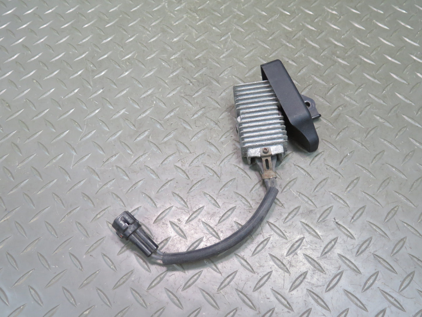 95-00 Lexus UCF20L LS400 Fuel Pump Resistor Module 23080-50030 OEM