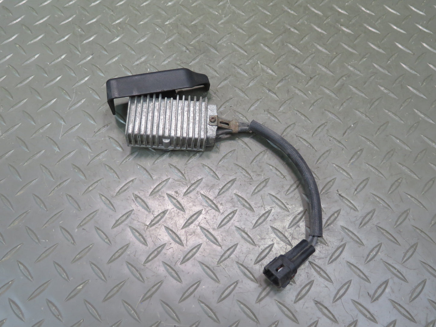 95-00 Lexus UCF20L LS400 Fuel Pump Resistor Module 23080-50030 OEM
