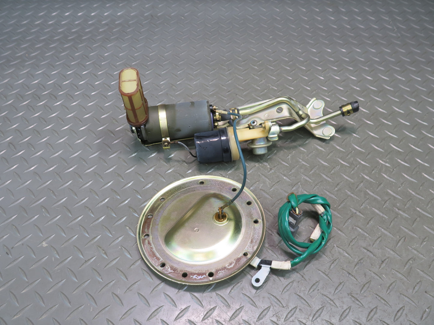98-99 Lexus UCF20L LS400 1UZFE Set of 2 Fuel Pump Level Sensor Sending Unit OEM