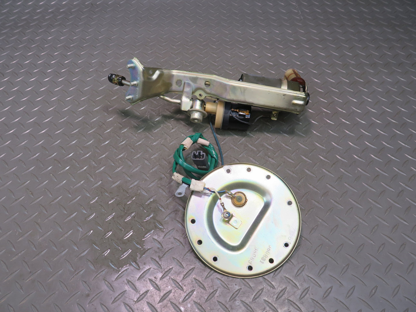 98-99 Lexus UCF20L LS400 1UZFE Set of 2 Fuel Pump Level Sensor Sending Unit OEM