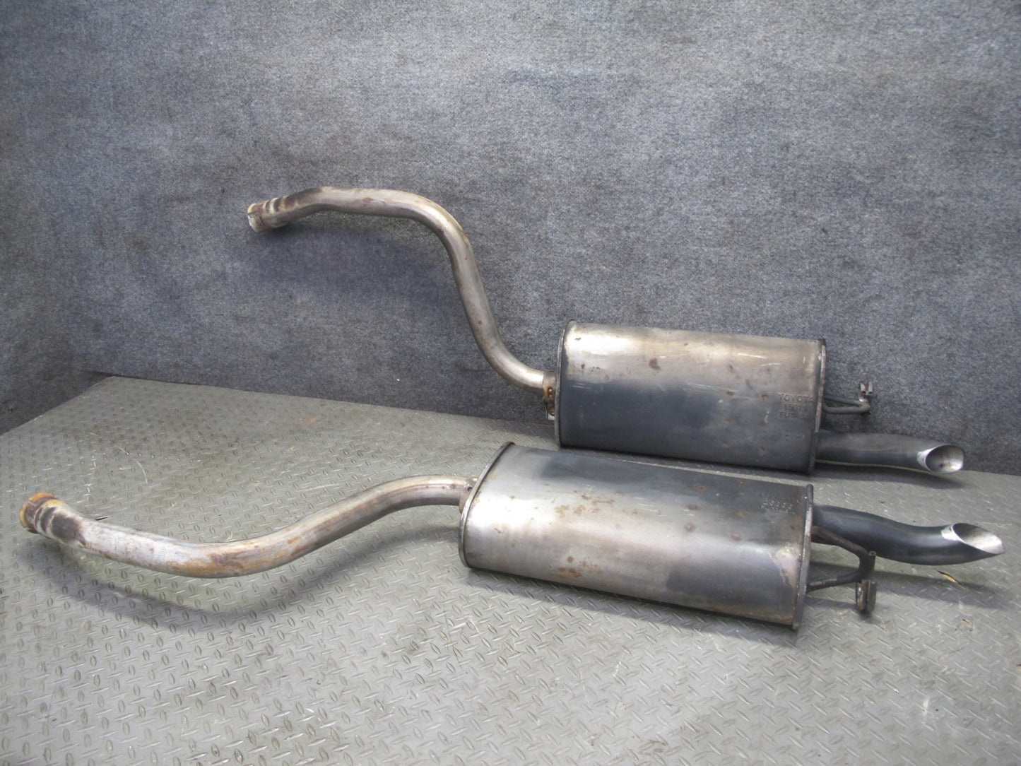 98-00 Lexus UCF20L LS400 Set of 2 Rear Left & Right Exhaust Muffler OEM
