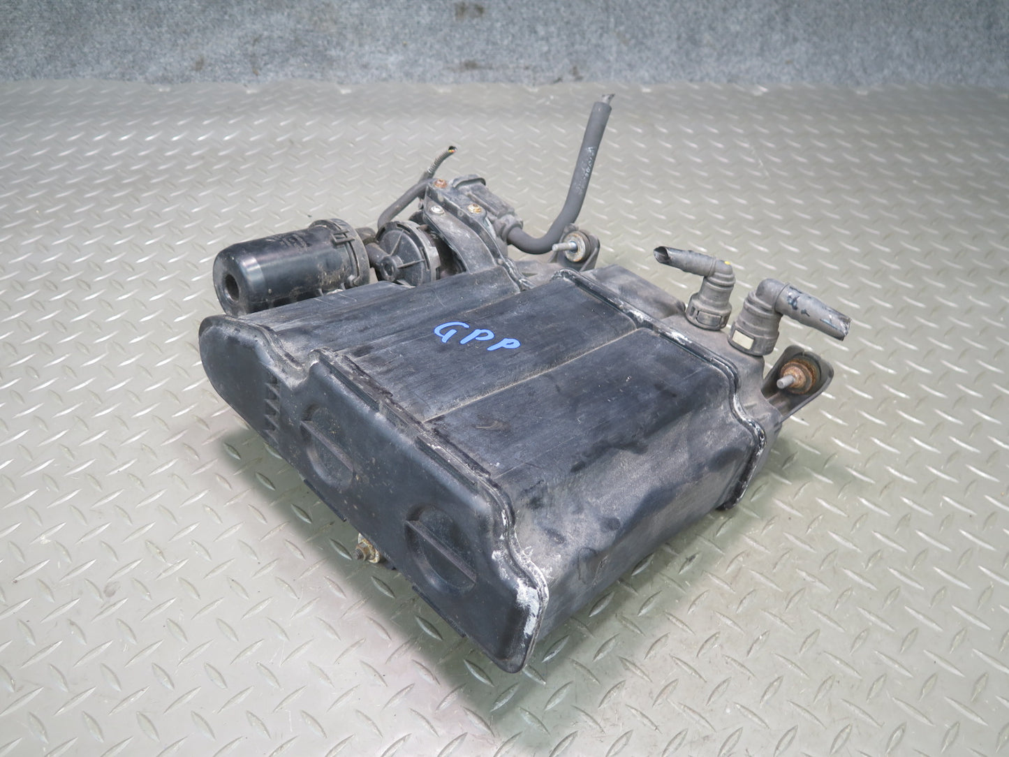 2010-2013 Porsche Panamera 970 Fuel Evap Vapor Charcoal Canister w Pump