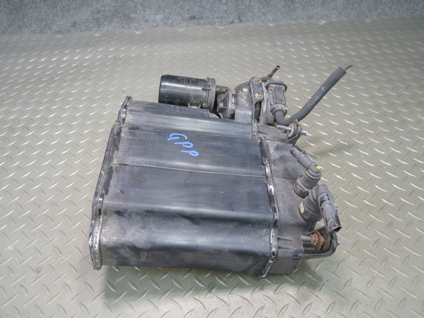 2010-2013 Porsche Panamera 970 Fuel Evap Vapor Charcoal Canister w Pump