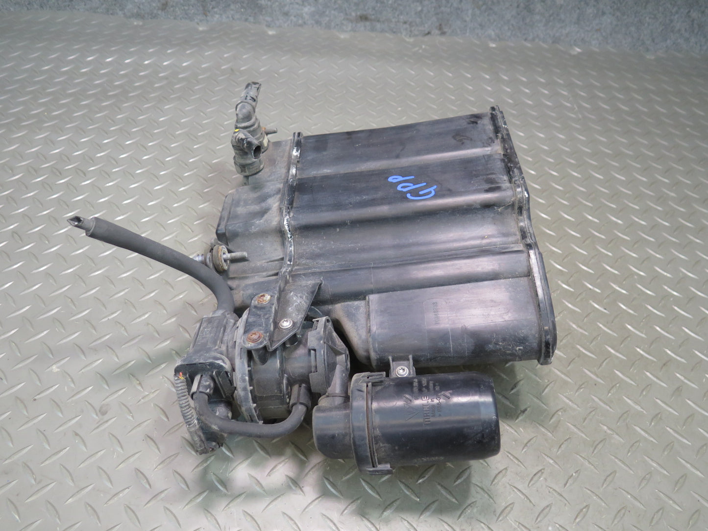 2010-2013 Porsche Panamera 970 Fuel Evap Vapor Charcoal Canister w Pump