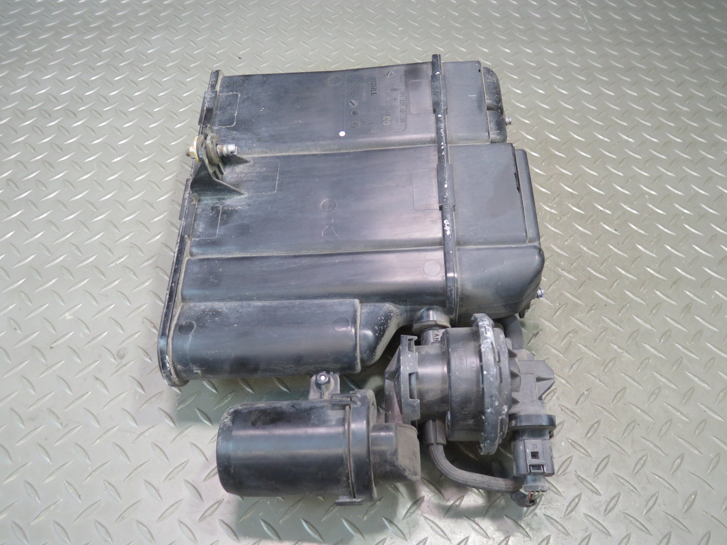 2010-2013 Porsche Panamera 970 Fuel Evap Vapor Charcoal Canister w Pump