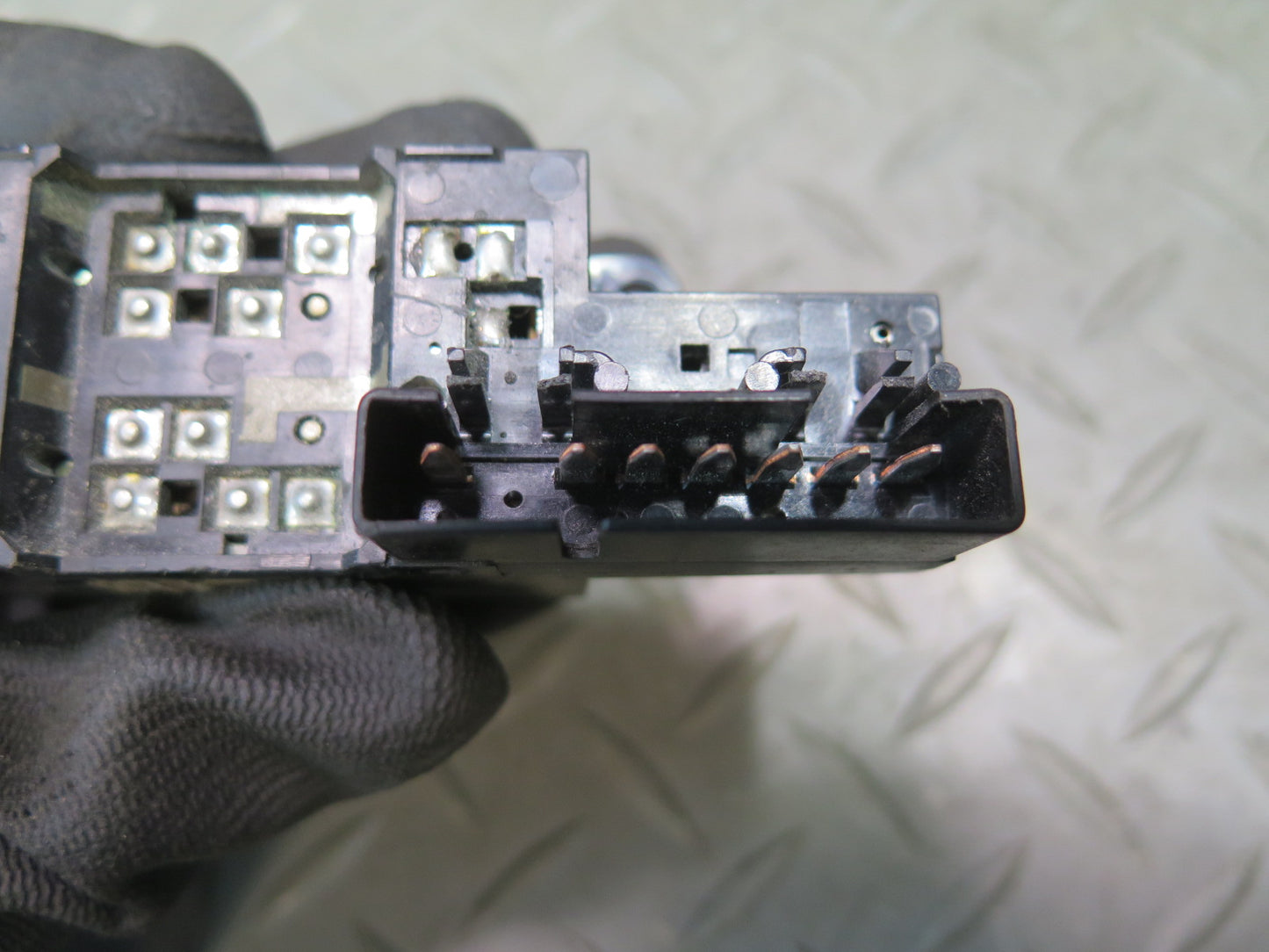 90-91 Chevrolet Corvette C4 Left Driver Door Window Switch 10098482 OEM