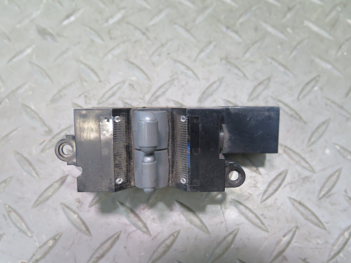 90-91 Chevrolet Corvette C4 Left Driver Door Window Switch 10098482 OEM