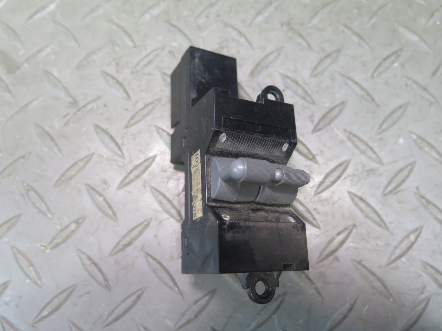 90-91 Chevrolet Corvette C4 Left Driver Door Window Switch 10098482 OEM