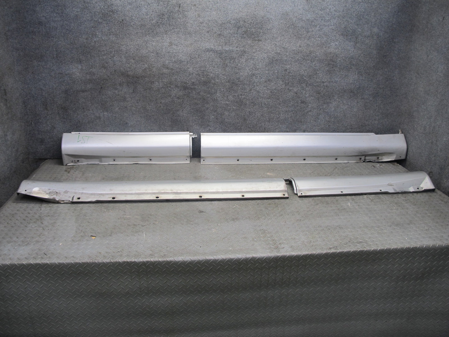 98-00 Lexus UCF20L LS400 Set of 4 Left & Right Skirt Rocker Panel Molding OEM
