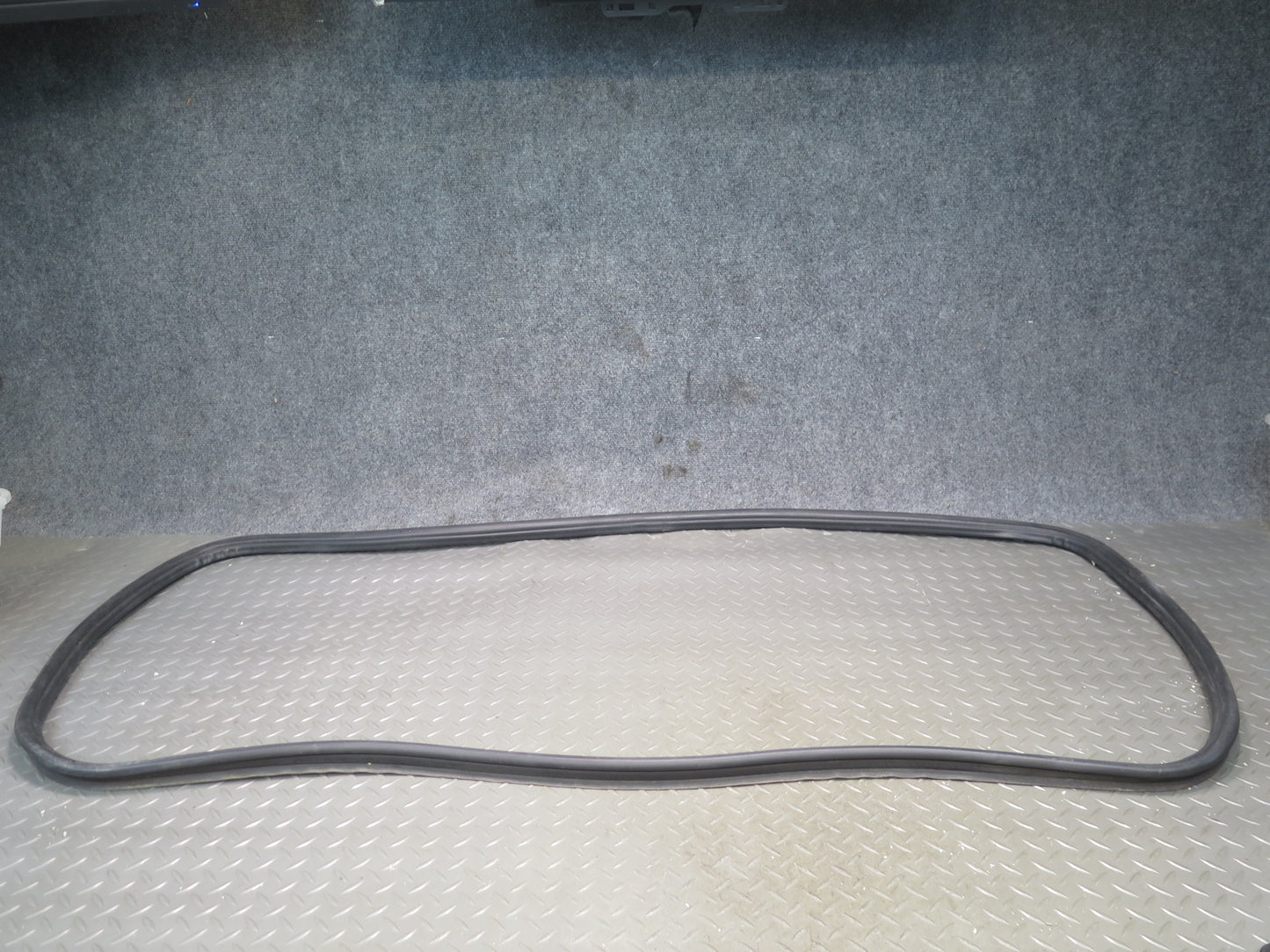 94-02 Mercedes R129 Rear Trunk Lid Weatherstrip Rubber Seal OEM