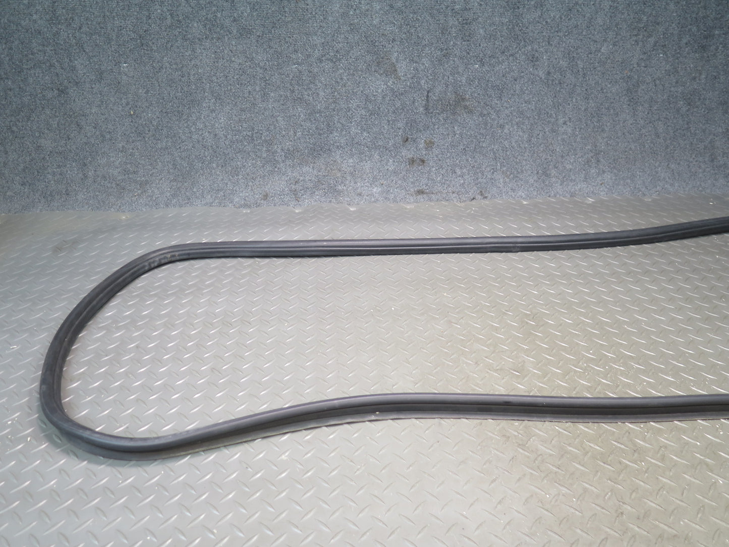 94-02 Mercedes R129 Rear Trunk Lid Weatherstrip Rubber Seal OEM