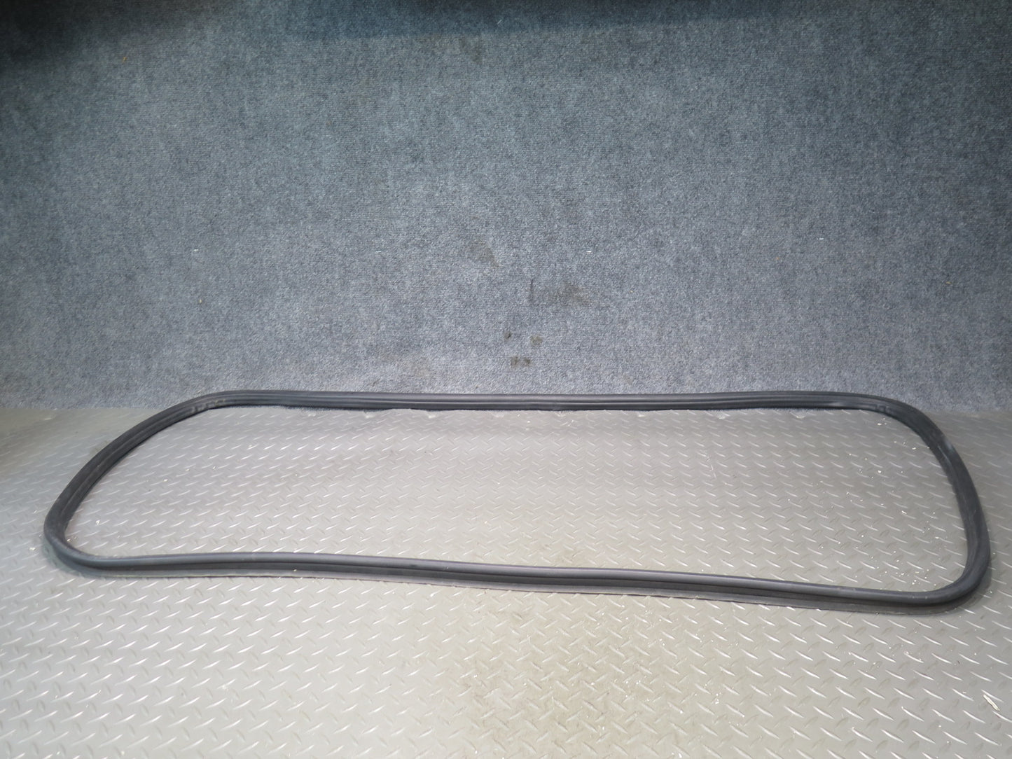94-02 Mercedes R129 Rear Trunk Lid Weatherstrip Rubber Seal OEM