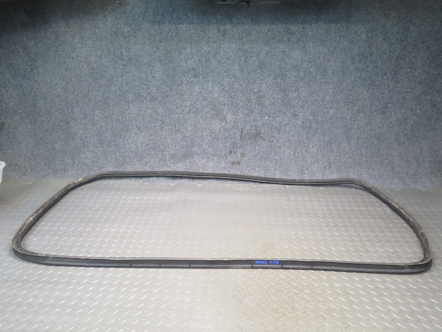 94-02 Mercedes R129 Rear Trunk Lid Weatherstrip Rubber Seal OEM