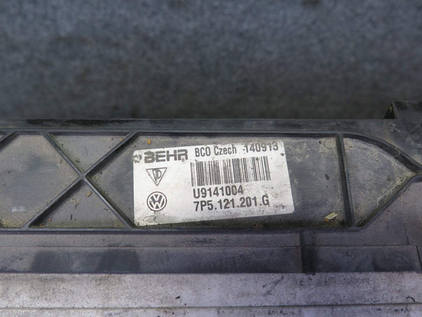 2011-2014 Porsche Cayenne 958 S 4.8L Engine Radiator Core Support Assembly