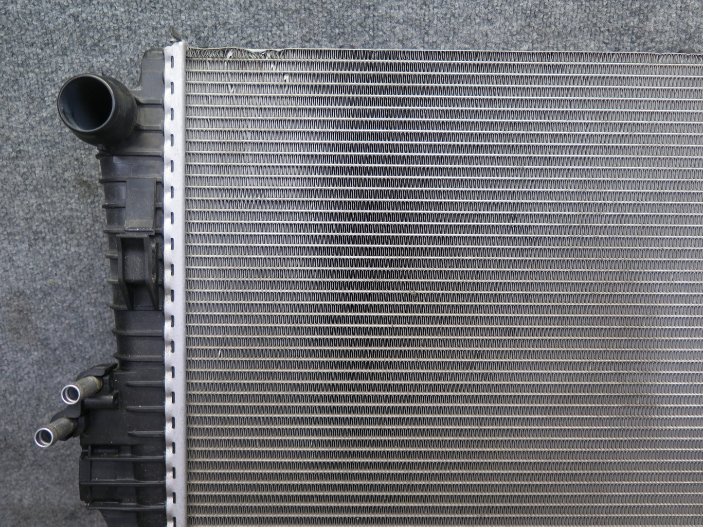 2011-2014 Porsche Cayenne 958 S 4.8L Engine Radiator Core Support Assembly