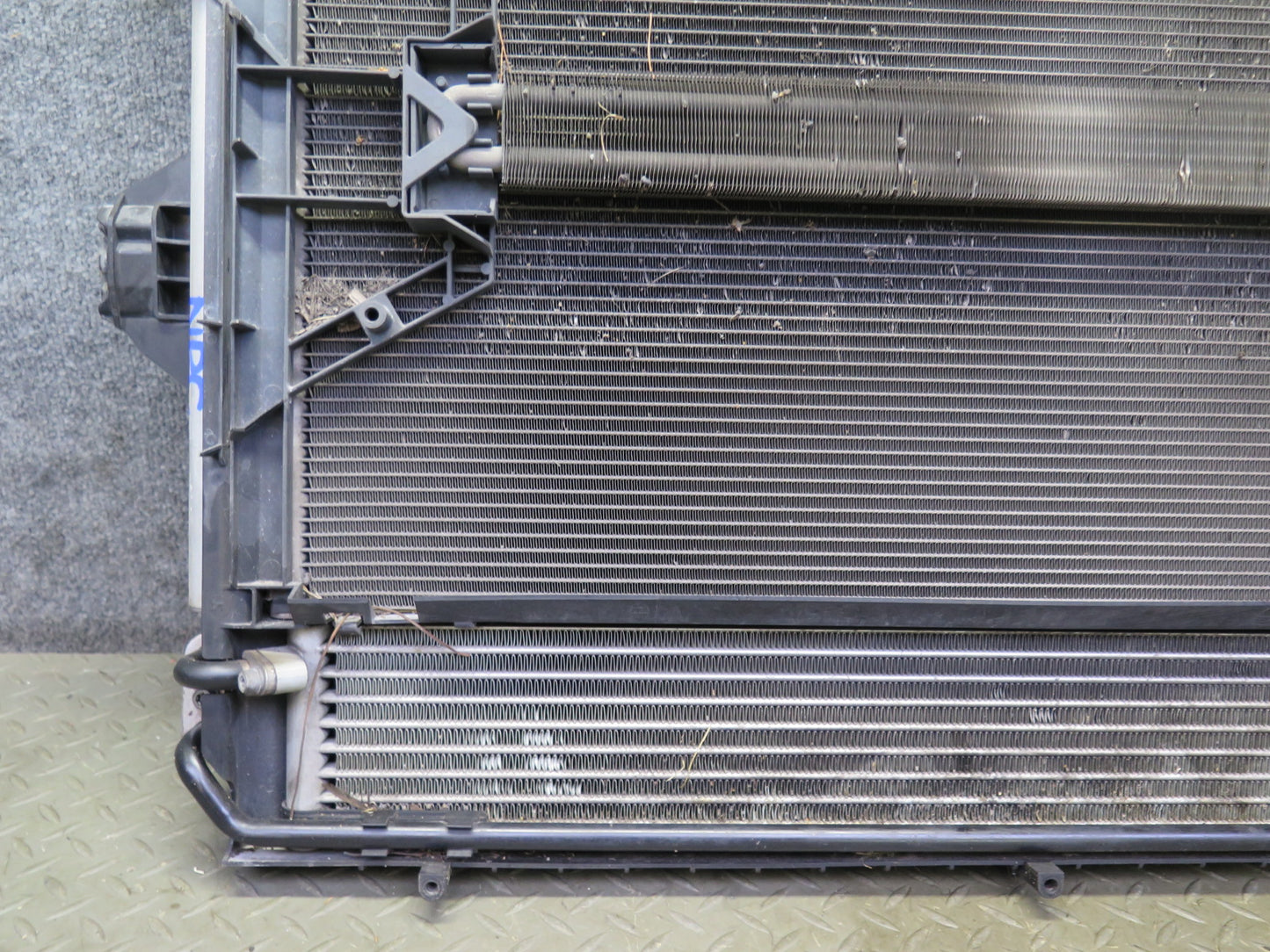 2011-2014 Porsche Cayenne 958 S 4.8L Engine Radiator Core Support Assembly