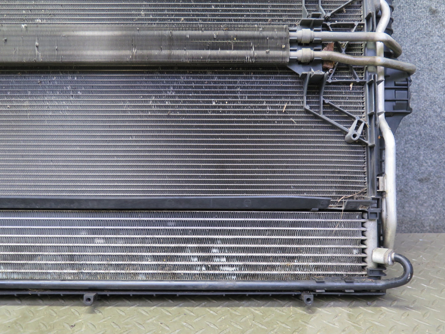 2011-2014 Porsche Cayenne 958 S 4.8L Engine Radiator Core Support Assembly