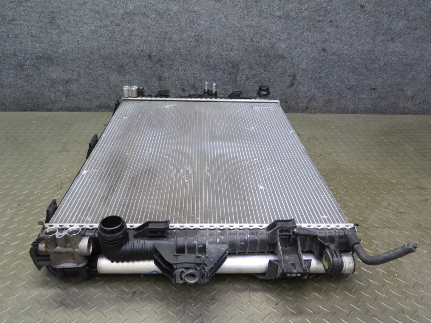 2011-2014 Porsche Cayenne 958 S 4.8L Engine Radiator Core Support Assembly