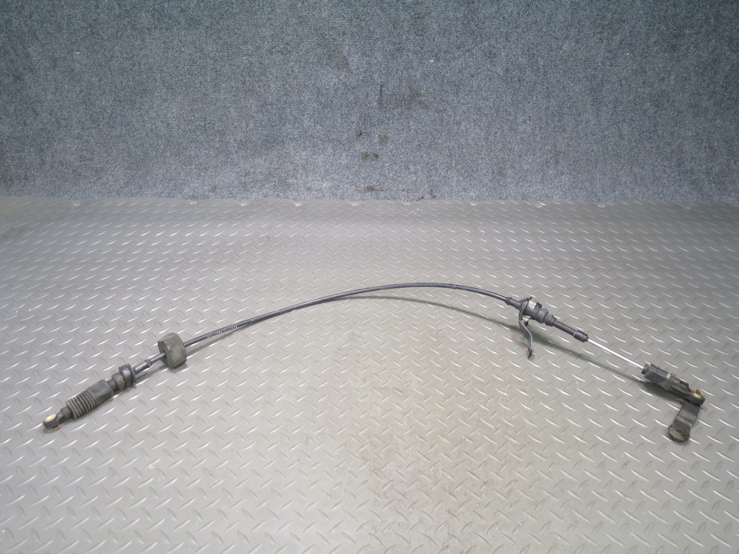 2004-2006 Cadillac XLR 4.6L Automatic Transmission Shifter Cable Assembly