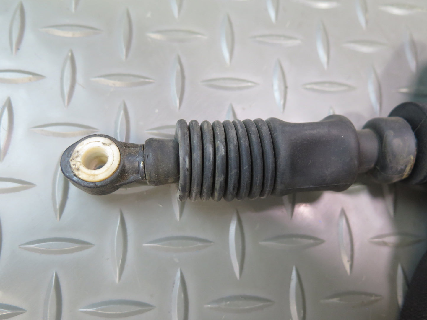 2004-2006 Cadillac XLR 4.6L Automatic Transmission Shifter Cable Assembly