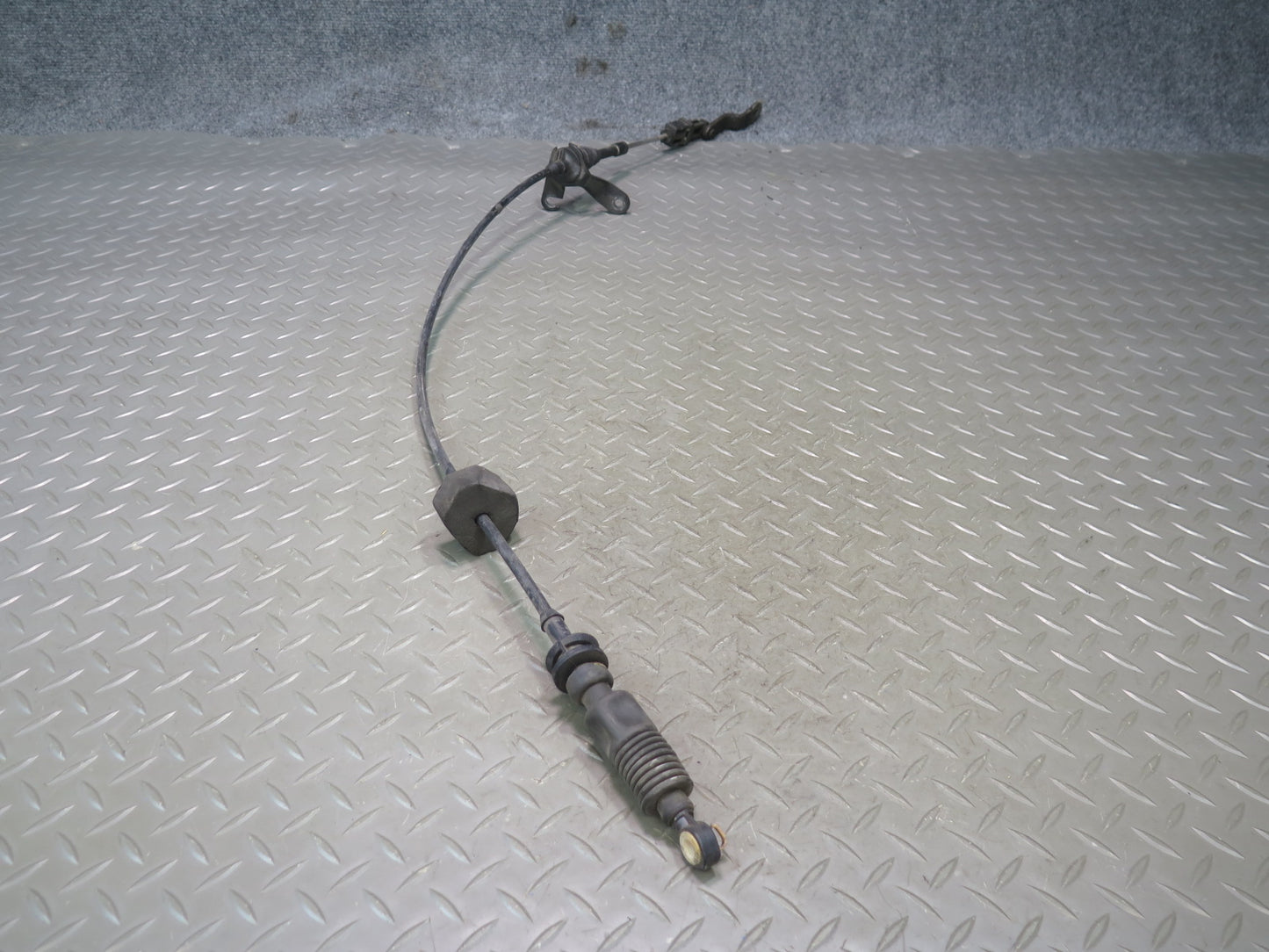 2004-2006 Cadillac XLR 4.6L Automatic Transmission Shifter Cable Assembly