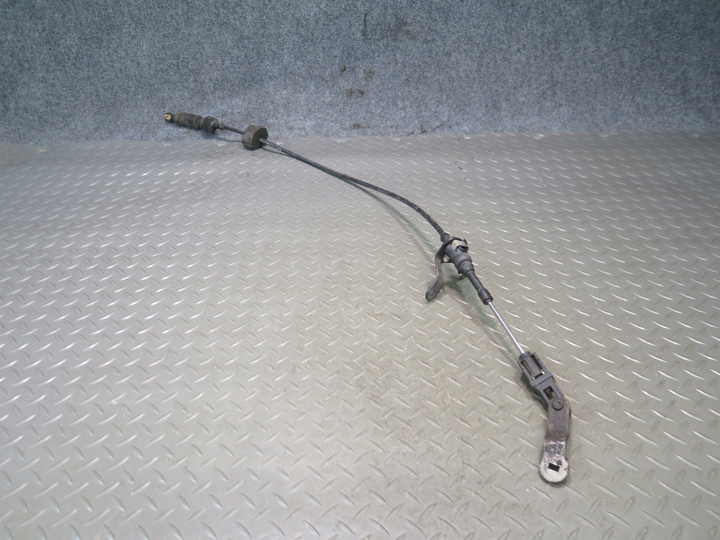 2004-2006 Cadillac XLR 4.6L Automatic Transmission Shifter Cable Assembly