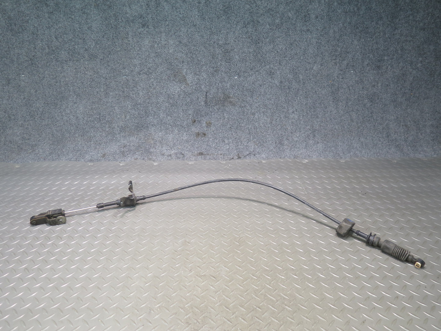 2004-2006 Cadillac XLR 4.6L Automatic Transmission Shifter Cable Assembly