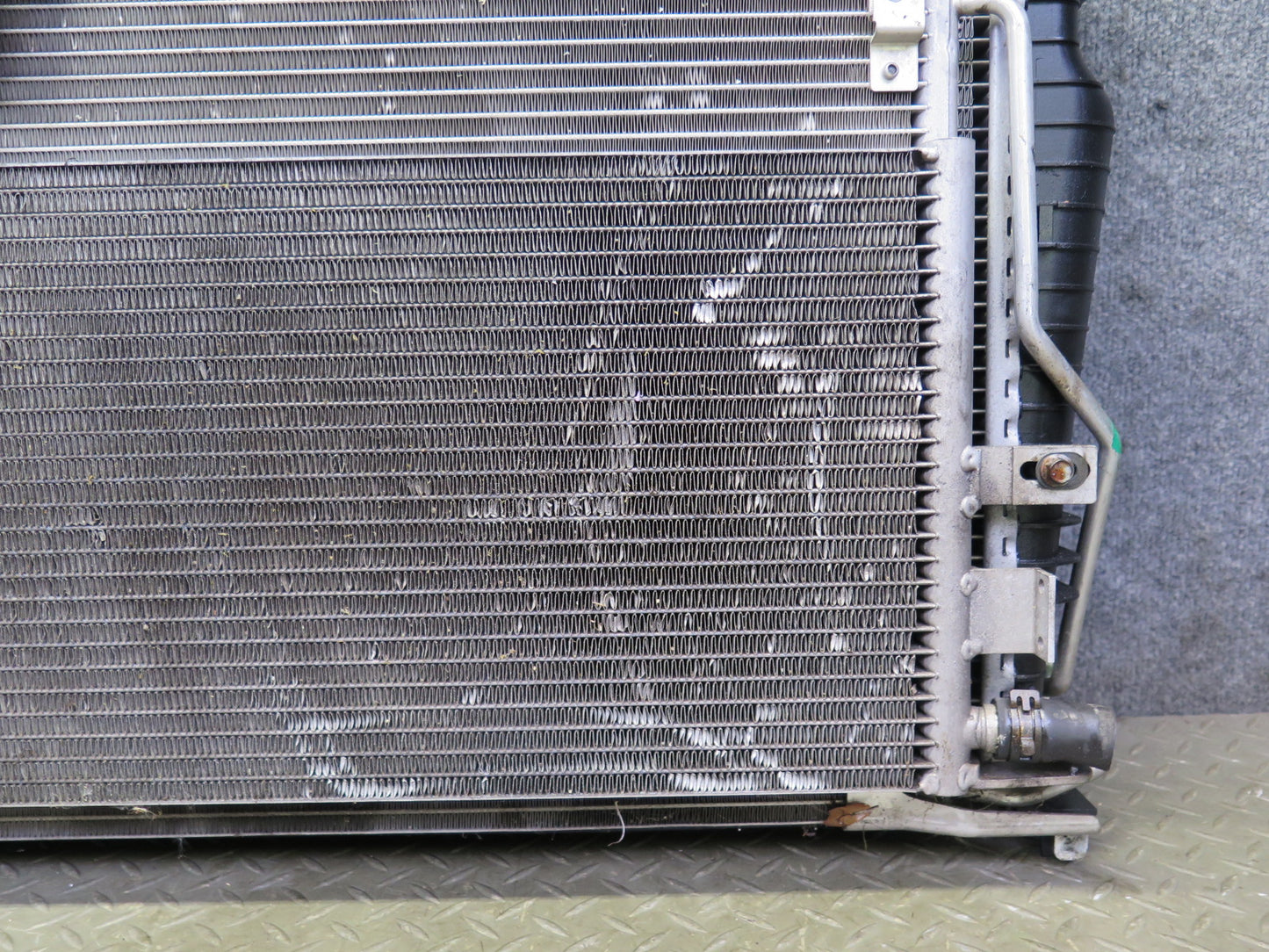 03-08 Mercedes R230 SL600 M275 Engine Radiator A/C Condenser Oil Cooler Fan Assy