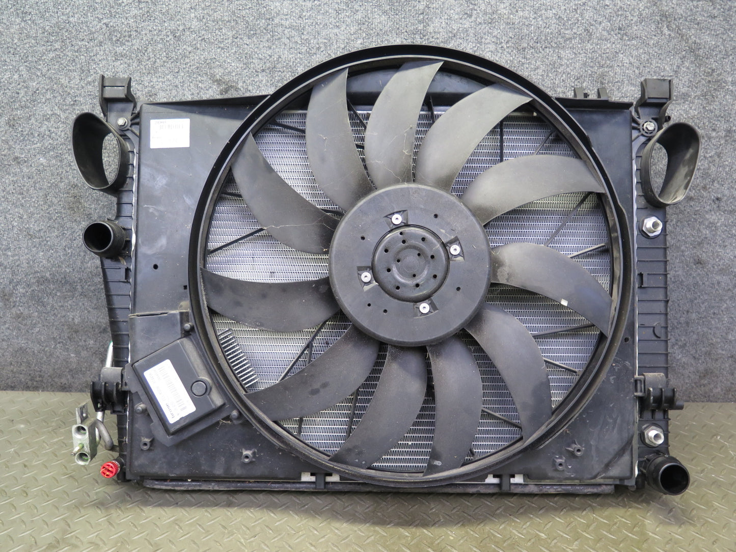 03-08 Mercedes R230 SL600 M275 Engine Radiator A/C Condenser Oil Cooler Fan Assy