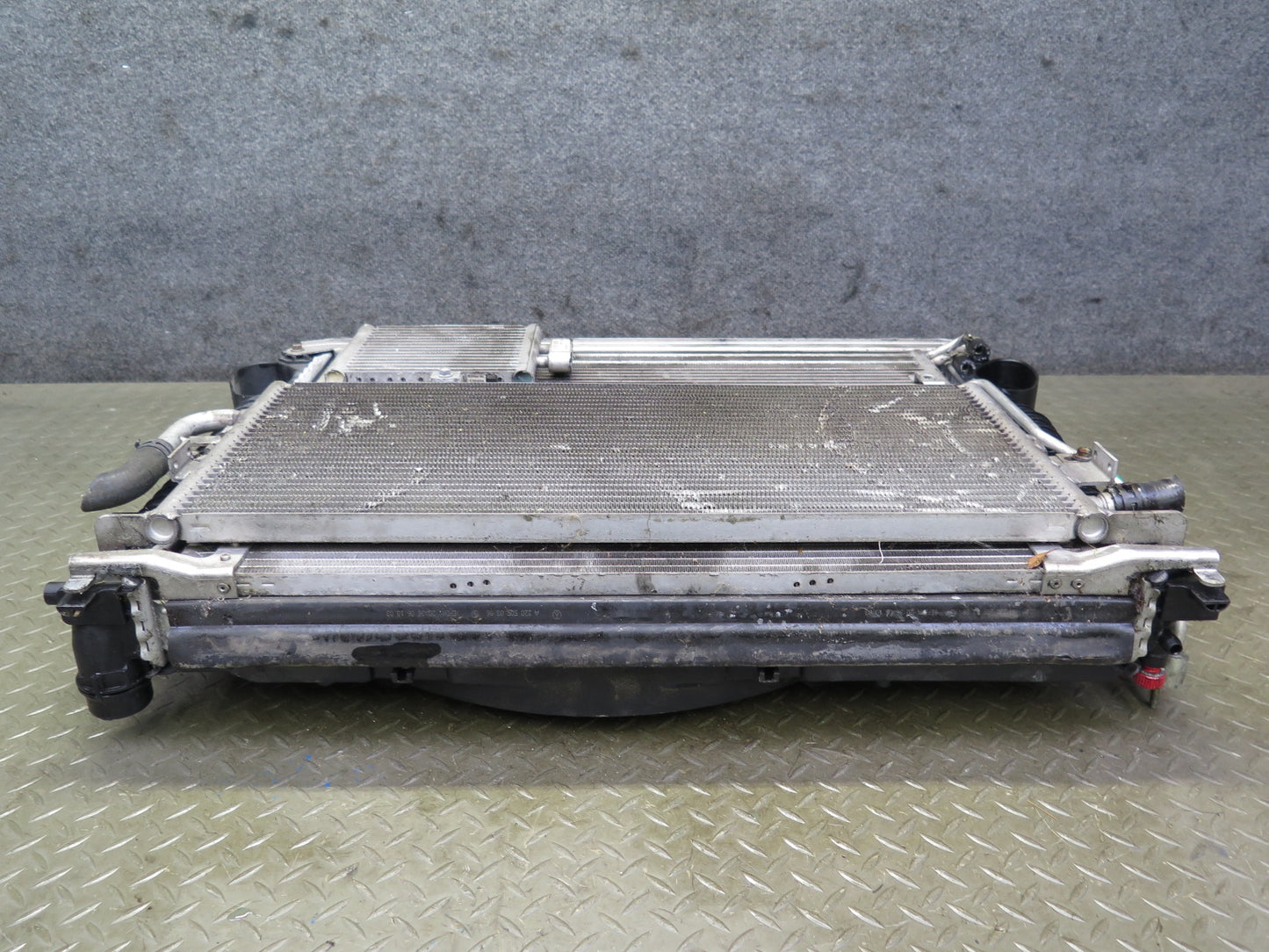 03-08 Mercedes R230 SL600 M275 Engine Radiator A/C Condenser Oil Cooler Fan Assy