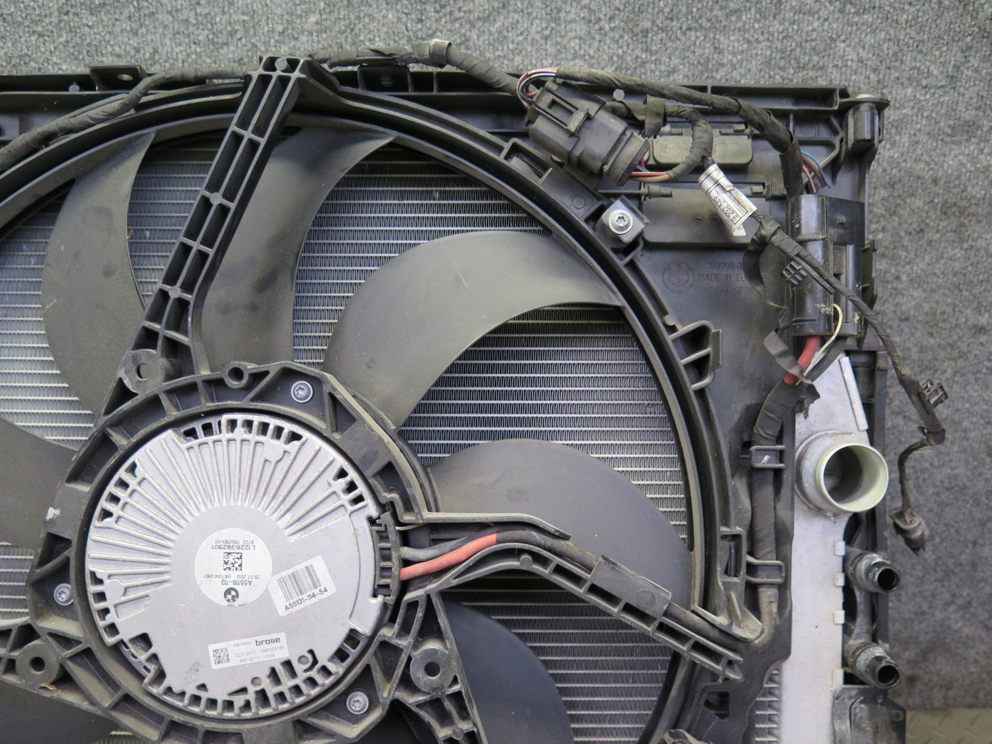 2012-2018 BMW F12 M6 S63T Engine Cooling Radiator Condenser Fan Support Set 70K