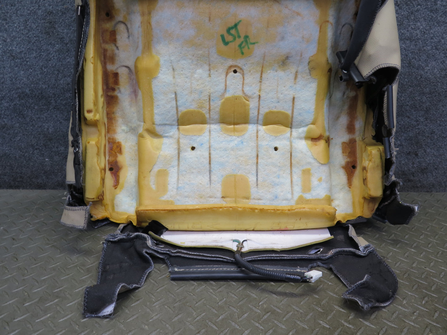98-00 Lexus UCF20L LS400 Front Right Seat Upper Leather Cushion Ivory OEM