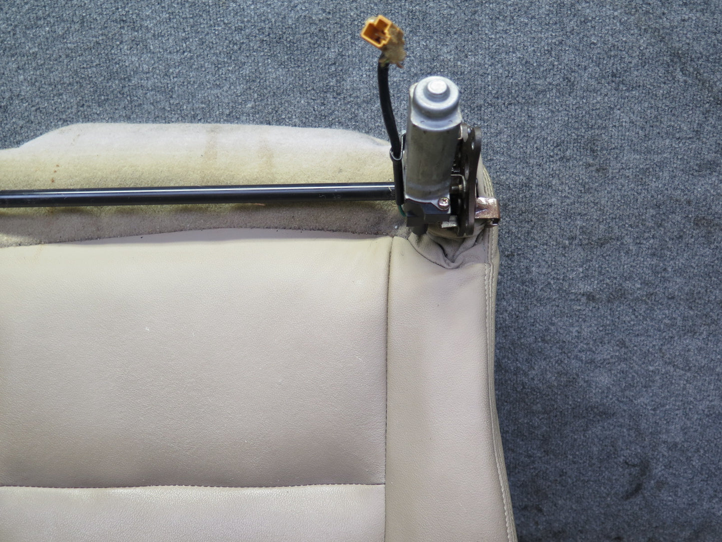98-00 Lexus UCF20L LS400 Front Right Seat Lower Leather Cushion w Switch OEM