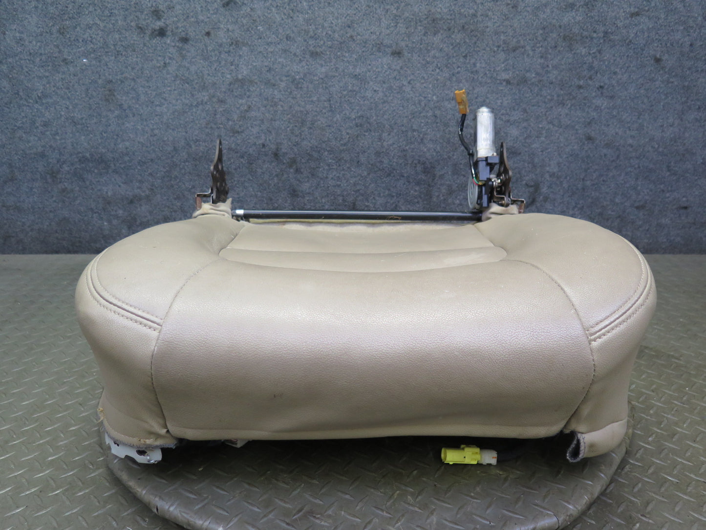 98-00 Lexus UCF20L LS400 Front Right Seat Lower Leather Cushion w Switch OEM