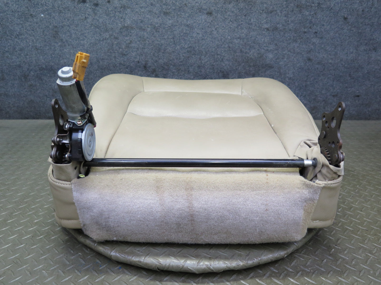 98-00 Lexus UCF20L LS400 Front Right Seat Lower Leather Cushion w Switch OEM