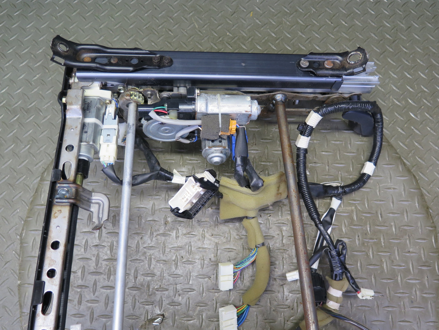 97-00 Lexus LS400 Front Left Seat Lower Frame Track Rail w Motor & Wire OEM