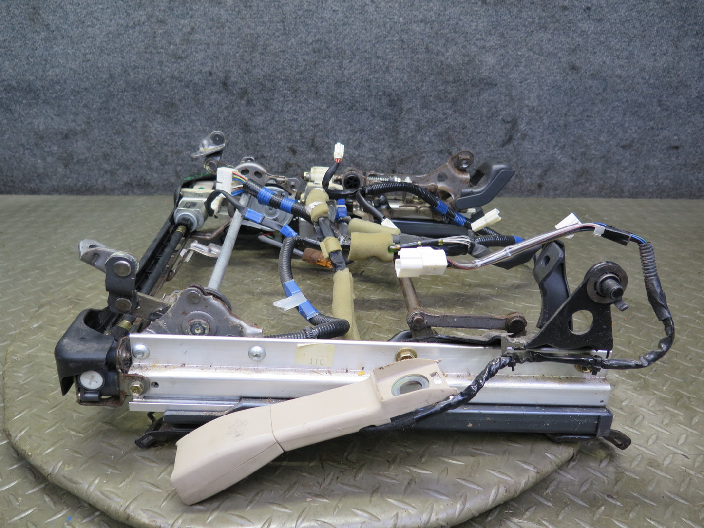 97-00 Lexus LS400 Front Right Seat Lower Frame Track Rail w Motor & Wire OEM