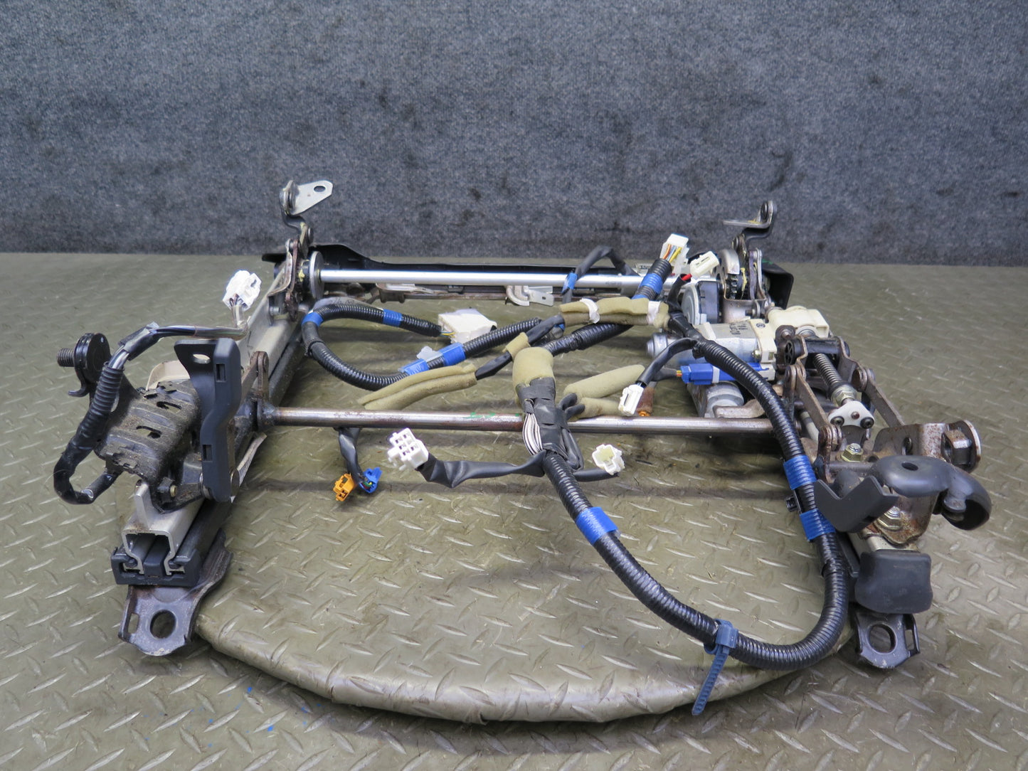 97-00 Lexus LS400 Front Right Seat Lower Frame Track Rail w Motor & Wire OEM
