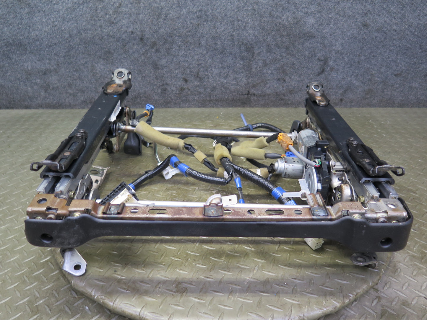 97-00 Lexus LS400 Front Right Seat Lower Frame Track Rail w Motor & Wire OEM