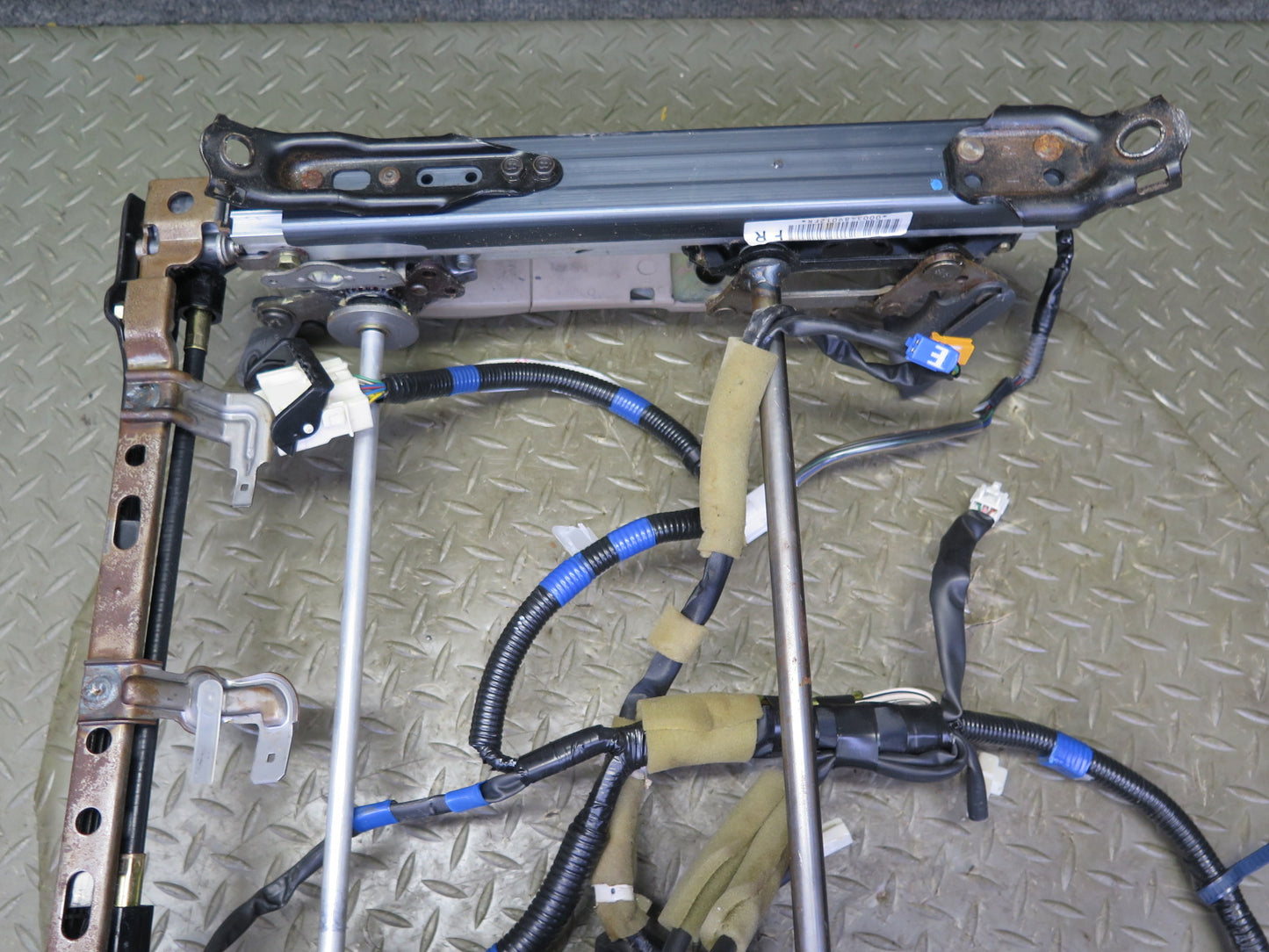 97-00 Lexus LS400 Front Right Seat Lower Frame Track Rail w Motor & Wire OEM