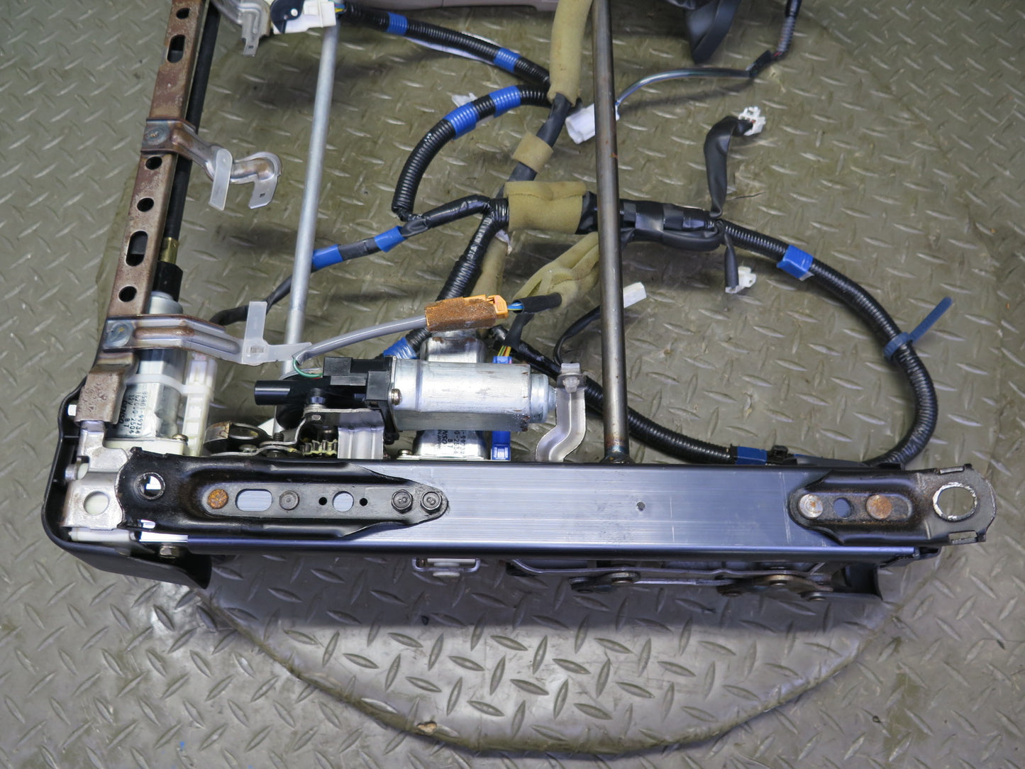 97-00 Lexus LS400 Front Right Seat Lower Frame Track Rail w Motor & Wire OEM