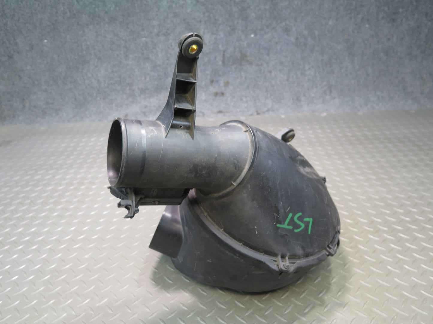 98-00 Lexus UCF20L LS400 Air Intake Cleaner Filter Box w MAF Sensor Assy OEM