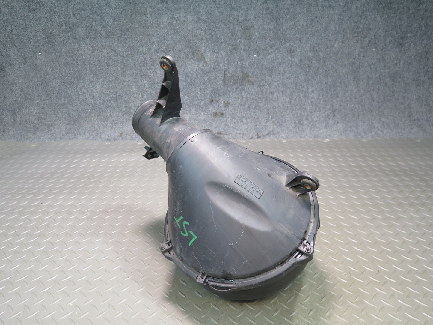 98-00 Lexus UCF20L LS400 Air Intake Cleaner Filter Box w MAF Sensor Assy OEM