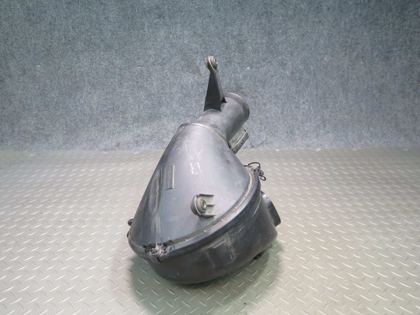 98-00 Lexus UCF20L LS400 Air Intake Cleaner Filter Box w MAF Sensor Assy OEM