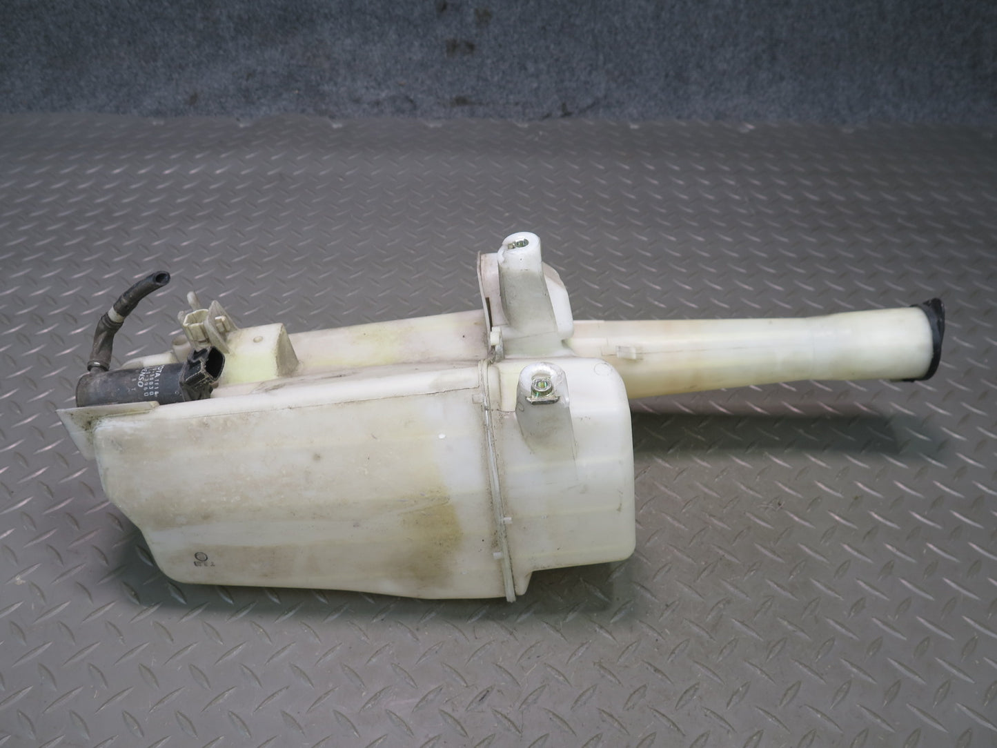 95-00 Lexus UCF20L LS400 Windshield Wiper Washer Reservoir Tank w Pump OEM