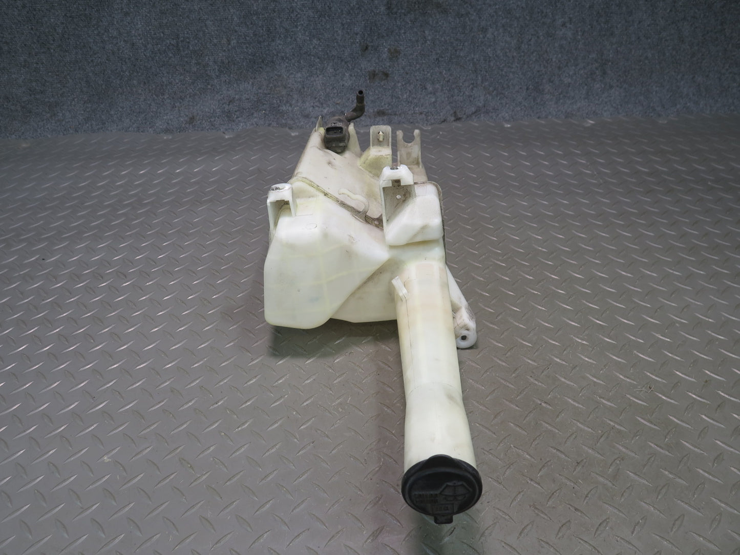 95-00 Lexus UCF20L LS400 Windshield Wiper Washer Reservoir Tank w Pump OEM