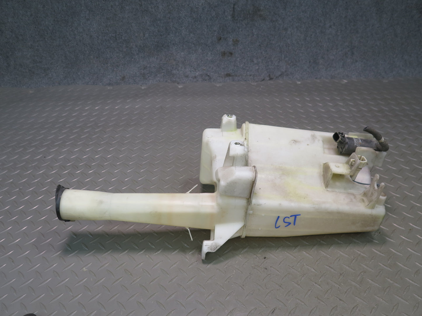 95-00 Lexus UCF20L LS400 Windshield Wiper Washer Reservoir Tank w Pump OEM