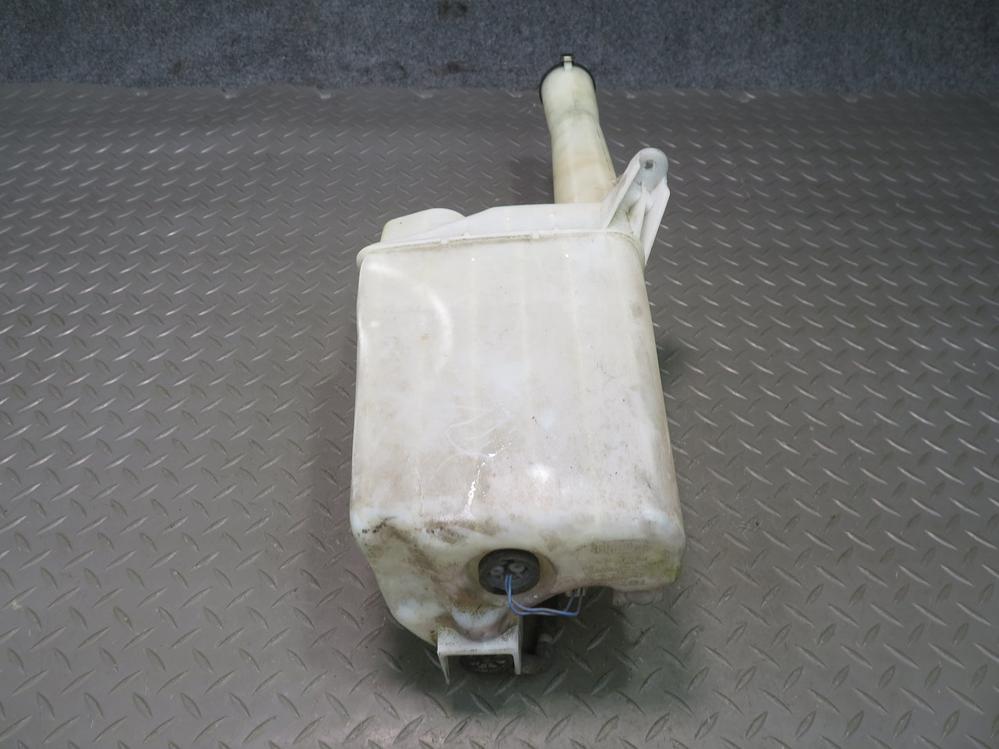95-00 Lexus UCF20L LS400 Windshield Wiper Washer Reservoir Tank w Pump OEM